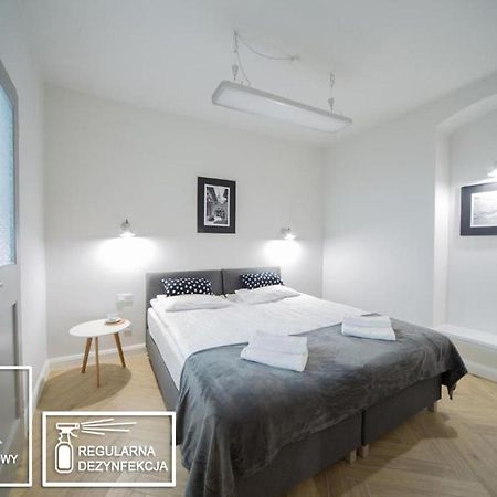 M5 Main Square Stylish One Bedroom คราคูฟ ภายนอก รูปภาพ