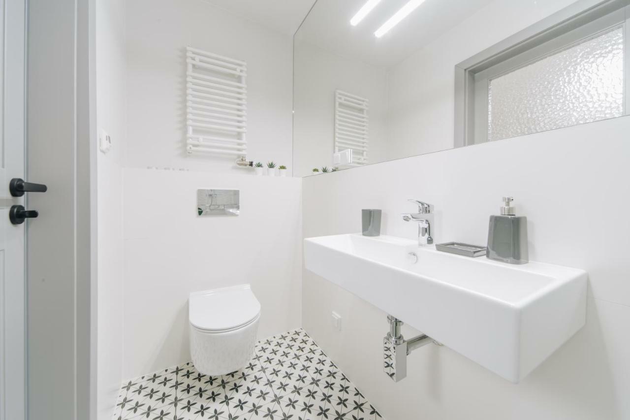 M5 Main Square Stylish One Bedroom คราคูฟ ภายนอก รูปภาพ