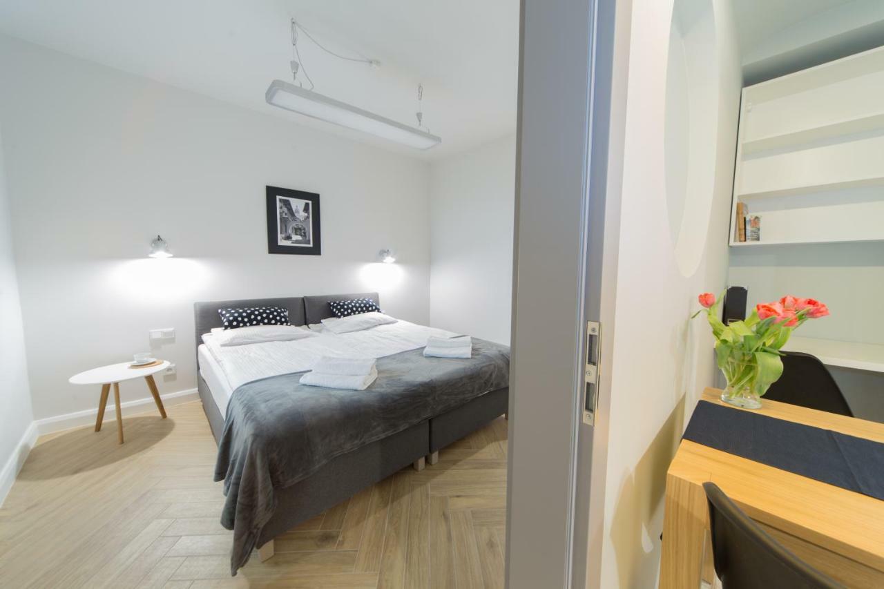 M5 Main Square Stylish One Bedroom คราคูฟ ภายนอก รูปภาพ